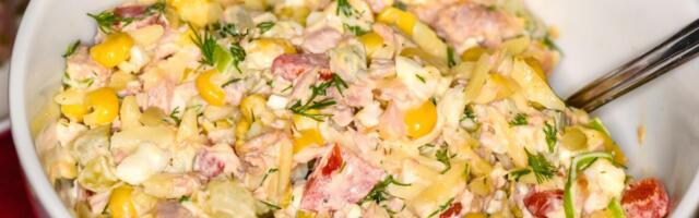 Obrok salata sa testeninom i tunjevinom: Jednostavan i ekonomičan recept idealan za dane Božićnog posta