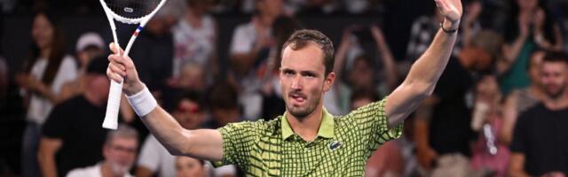 VELIKI PREOKRET MEDVEDEVA ZA POLUFINALE! Rus se ozbiljno namučio protiv Poljaka