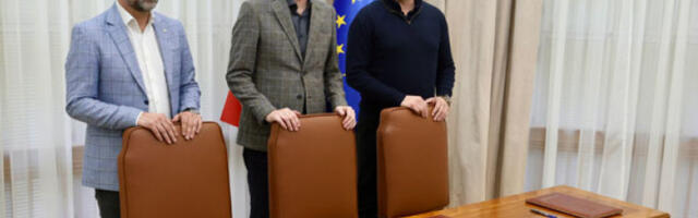 Глишић потписао уговор од 44 милиона за реконструкцију водоводне мреже у Жабарима