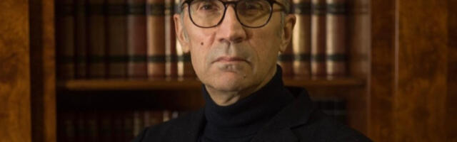 Између тржишта и улице