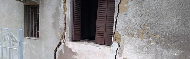 Pukotine na kućama se množe, pomoć ne stiže