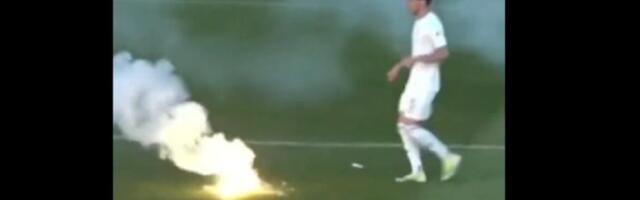 Haos u CG: Prekinut derbi, igrač zamalo pogođen (VIDEO)