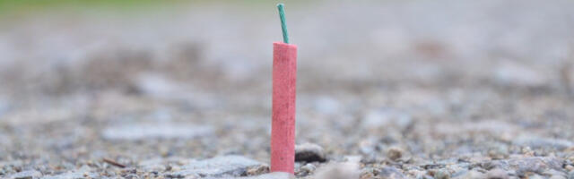 Roditelji, oprez, petarde su opasne! Dečaku (10) petarda sinoć raznela prste, lekari su morali da ih amputiraju