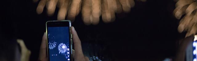 ZAŠTO MOBILNI SIGNAL SLABI TAČNO U PONOĆ: Evo šta se dešava sa mrežom tokom praznika