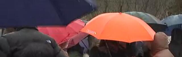 Protest u Vrčinu: Ministarstvo donelo odluku o skladištenju opasnog otpada nadomak škole