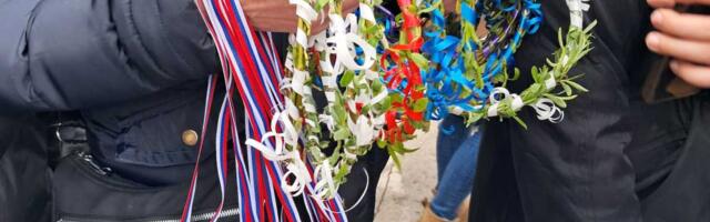 VRBICA U ZNAKU DEČJE RADOSTI: Vranje ispunjeno grajom, venčićima i prazničnom atmosferom (FOTO)