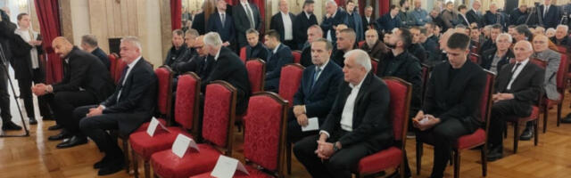 ŽELJKO OBRADOVIĆ NA IVICI SUZA! Legendarni trener utučen na komemoraciji Dušku Vujoševiću! (VIDEO)