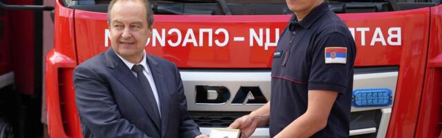 Dačić: Helikopter za gašenje požara stiže u Niš, novo vatrogasno vozilo za Prokuplje