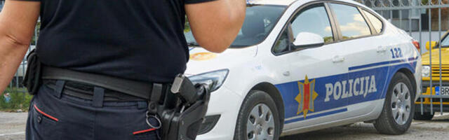 Pucnjava u Nikšiću: Dvojica muškaraca iz vozila u pokretu ispalili metke na pumpu, žrtva nema ali izbio ogroman požar – vatrogasci sprečili katastrofu