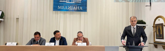 Svi srednjoškolci sa teritorije GO Medijana dobili po 10.000 dinara