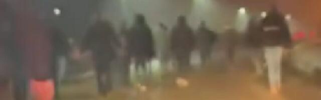 "Torcida" napala "Delije" kod Tuzle dok su se vraćali iz Malmea! 23 osobe povređene, uhapšena 93 navijača