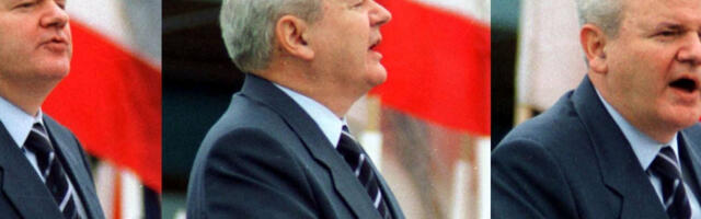 Сам против свих