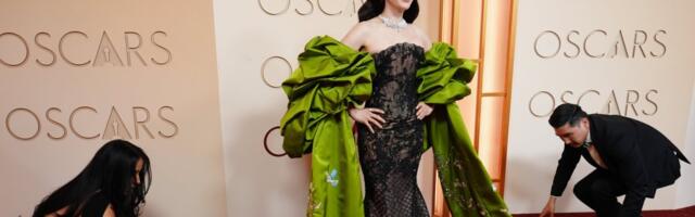 Glumica u glamuroznoj haljini zapalila crveni tepih: Arden Čo u kreaciji koja ostavlja bez daha (FOTO)