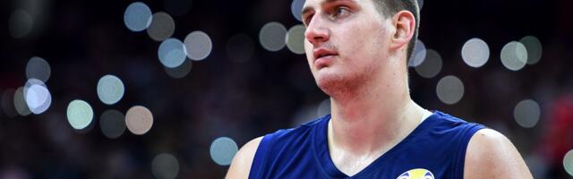 "IQ preko 9.000!" FIBA baš za kraj NBA sezone podsetila na Jokićevu magiju sa SP i - svet je oduševljen, čista genijalnost! /VIDEO/