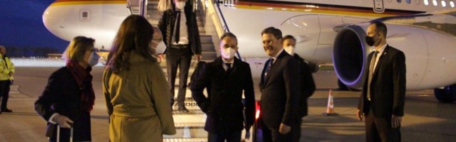 (FOTO) HAJKO MAS SLETEO U BEOGRAD: Selaković dočekao ministra spoljnih poslova Nemačke