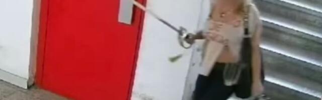Žena teroriše stanare u NS: Zastrašuje decu, ide hodnicima sa sabljom u ruci... (VIDEO)