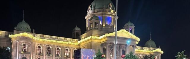 Šta se to upravo dešava ispred Skupštine? Ovo morate da vidite (FOTO/VIDEO)
