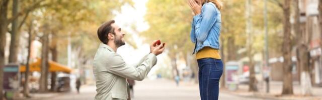 Većina je grešila! Etnolog otkriva na koju ruku se zapravo stavlja verenički prsten