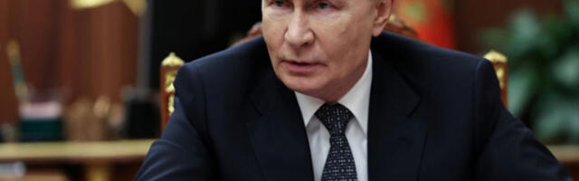 Путин: Запад је прво поделио Србе у више држава, а затим се ухватио за Украјину