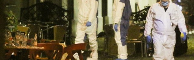 (UZNEMIRUJUĆI VIDEO) KOMPLETAN SNIMAK MASAKRA U BEČU! Evo kako je izgledao krvavi pohod terorista u prestonici Austrije!