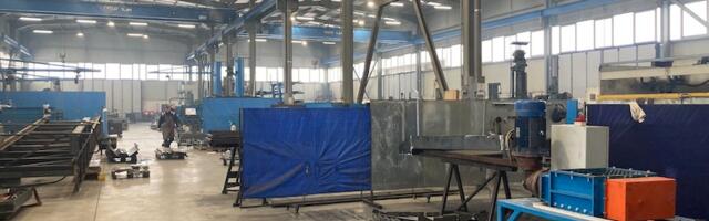 Radnik iz Jugbogdanovca najavljuje štrajk glađu i tužbu zbog otkaza posle Vučićeve posete, firma odbacuje optužbe