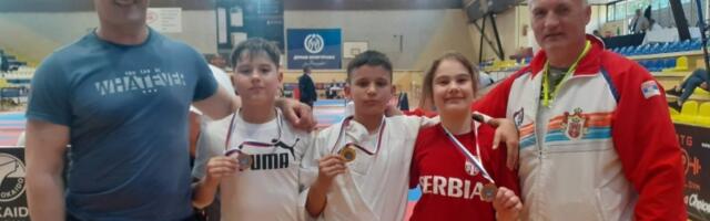 KK "Junior" zablistao na prvenstvu države: Aleksa Lazić prvak Srbije, osvojene još dve bronze (FOTO)