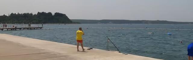 Затворена главна плажа у Порторожу због изливања горива