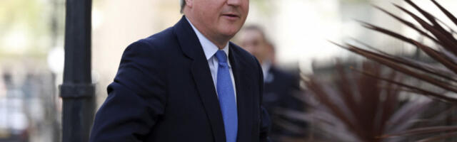 BIVŠI BRITANSKI PREMIJER IMA RAK PROSTATE! Kameron otkrio kako se osećao kada su mu javili za bolest