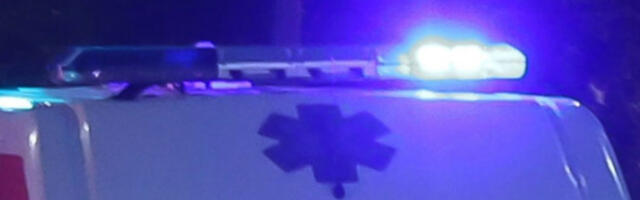 Тежак удес код скретања за Железник: мушкарац хитно превезен на реанимацију