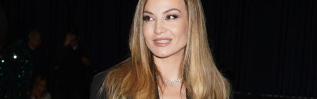 Ovakvu Jelenu Tomašević nikada niste videli: Pevačici popustile kočnice (VIDEO)