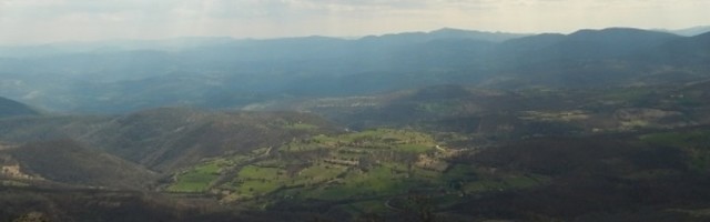 Radan – planina gde potok teče uzvodno, a ugašen automobil ide uzbrdo (VIDEO)