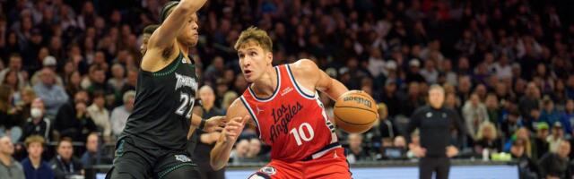 Bogdanović je ponovo tu! Solidni Srbin i, na kraju, loši Klipersi: Pistonsi srušili nemoćne Bakse! /VIDEO/