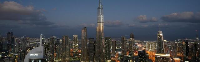 Pogledajte tenutak napada na Burdž Kalifu: Iranski dron pogodio neboder i eksplodirao