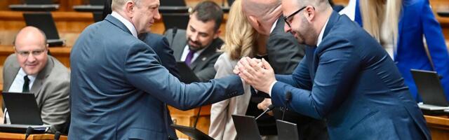 TRAŽILI SMENU VLADE, PA POBEGLI S POSLA! Blokaderskoj opoziciji propala sopstvena inicijativa: Podneli zahtev, nisu došli na sednicu - GDE JE 15 POSLANIKA?!