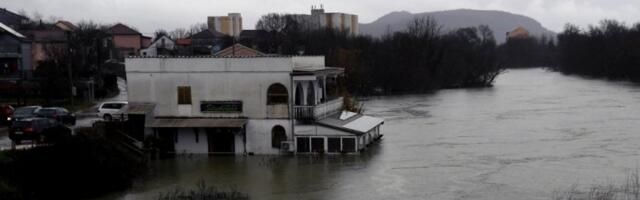 TOTALNI KOLAPS NAKON TOPLOTNOG TALASA! Poplave, klizišta i grad PARALISALI gradove, desetine letova otkazano! (VIDEO)