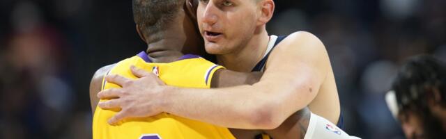 Lebron Džejms nikada i nikog nije hvalio kao Nikolu Jokića: "Nisam igrao protiv kompletnijeg i dominantnijeg"