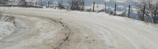 Gradske službe tvrde da je očišćeno, građani kažu: Novi Pazar pod ledom