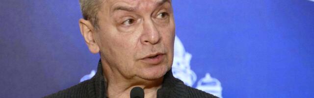 „Vreme nam curi, Vučić neće pasti bez dogovora opozicije i studenata“: Ćuta o problemima uoči izbora