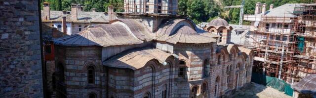 Preokret u slučaju ikone sa Hilandara: Oslobođen optužbi, svetinja uz zvona i molitve vraćena crkvi