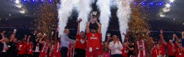 Bodiroga uručio pehar košarkašima Olimpijakosa, a o njihovom slavlju će se danima pričati