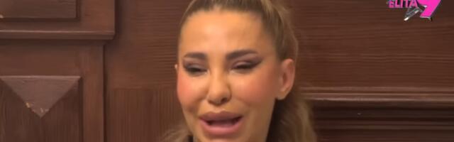 Vrisak odzvanja Šimanovcima: Aneli rukama razbija staklo i pravi lom - Stravične scene!