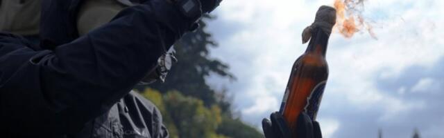 MOLOTOVLJEV KOKTEL BAČEN NA SPLAV! Drama u Beogradu, napadač izazvao POŽAR!