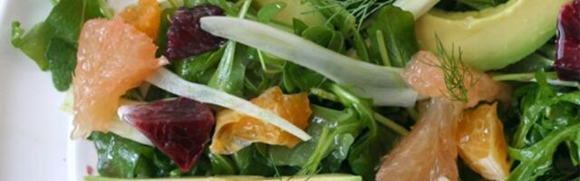 Egzotična salata sa citrusima, komoračem i avokadom