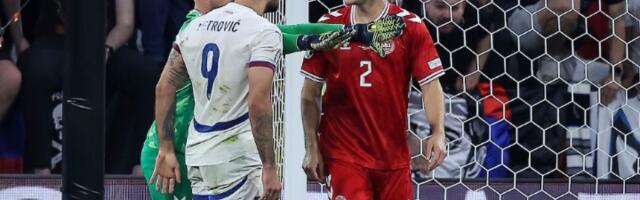 Mitrović: Osetio sam da me vuče za dres, a sudije ništa