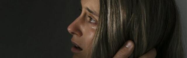 MIRELA (15) SIŠLA DA VIDI KO ZVONI NA INTERFON I NESTALA! Pre toga zamenila majicu sa drugaricom: "IZAŠLA JE SA SONJINOM MAJICOM - TADA SAM JE POSLEDNJI PUT VIDEO"