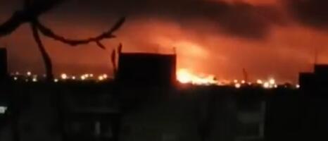 GORI JEDNA OD NAJVEĆIH RUSKIH RAFINERIJA! Odjeknulo 7 eksplozija, onda je usledio ogroman bljesak (VIDEO)