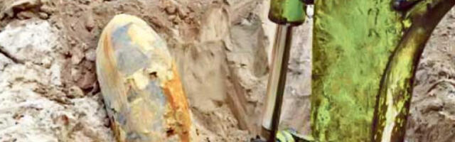 Укла­ња­ње авио-бом­бе у Бе­о­гра­ду на во­ди