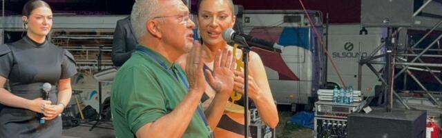 Ceca prekinula koncert u Rumuniji: Iz organizacije su izašli na binu, pa joj uručili prestižnu nagradu