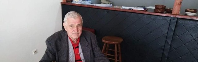 Kemal Čantrić iz Prijepolja pola vijeka iz usta ne vadi košpu šljive