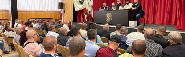 Usame Zukorlić na radnom sastanku sa članovima stranke u Prijepolju